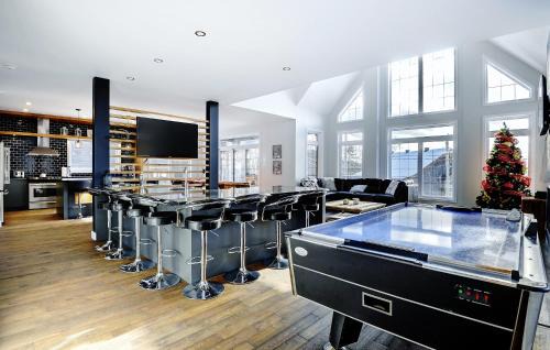Stoneham Ski Chalet | Chalet 29 Chemin Blanc by Les Chalets Alpins
