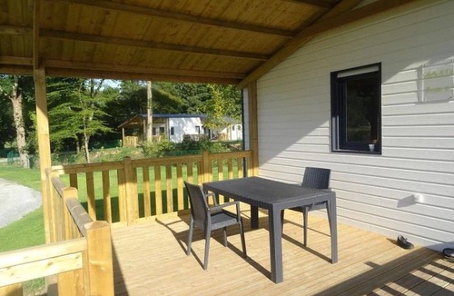 Merdrignac Ski Chalet | Chalet 3 étoiles - Piscine - eehaee