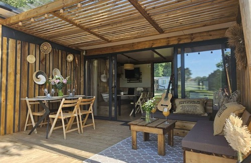 Douville Ski Chalet | Chalet 3 étoiles - Piscine - ccafgfa