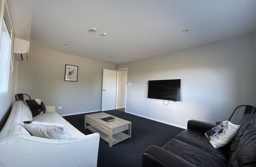 Methven Ski Chalet | Chalet 3 (5 Bed) Pudding Hill