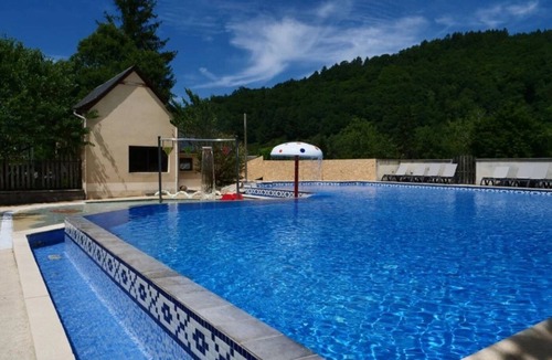Monceaux-sur-Dordogne Ski Chalet | Chalet 4 étoiles - Piscine - ef0bif