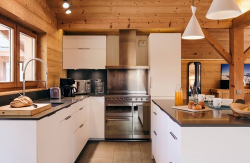 La Clusaz Ski Chalet | Chalet 4★, 15 guests, La Clusaz, sauna, village center, 7 bedrooms