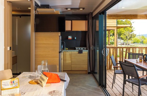 Bouzigues Ski Chalet | Chalet 4/6 persons, Etang de Thau. Book on https:/www.lou-labech.fr/