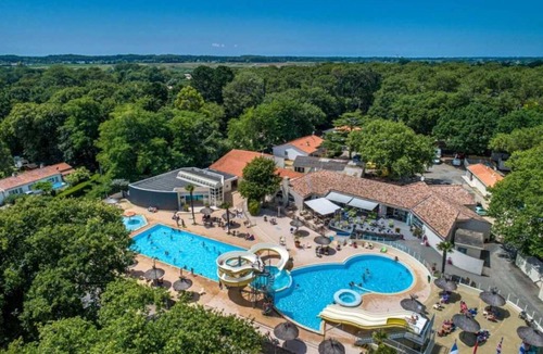 Saint-Hilaire-de-Riez Ski Chalet | Chalet 4 étoiles - Piscine - eeccei