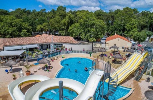 Saint-Hilaire-de-Riez Ski Chalet | Chalet 4 étoiles - Piscine - efbdf0