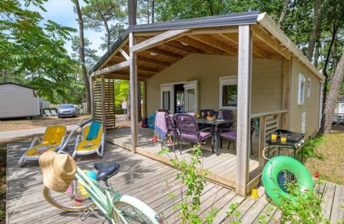 Saint-Hilaire-de-Riez Ski Chalet | Chalet 4 étoiles - Piscine - efbdfd