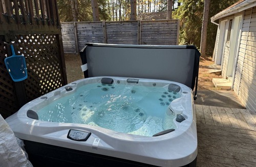 Saint Donat Ski Chalet | Chalet 4 saisons avec spa - Accès au Lac - Proximité Montagnes Ski - 10+ pers.