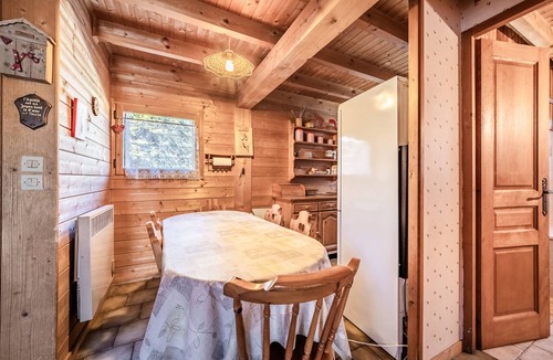 Verchaix Ski Chalet | Chalet “4p Classique-Les Ancolies”: Mountain View, Private Terrace, Wi-Fi