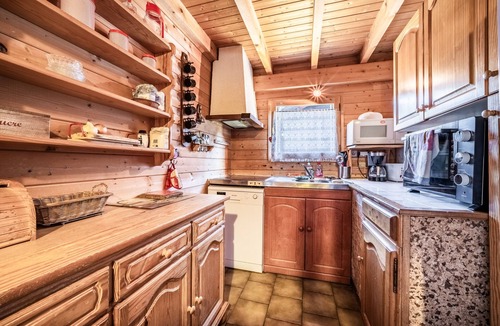 Verchaix Ski Chalet | Chalet “4p Classique-Les Ancolies”: Mountain View, Private Terrace, Wi-Fi