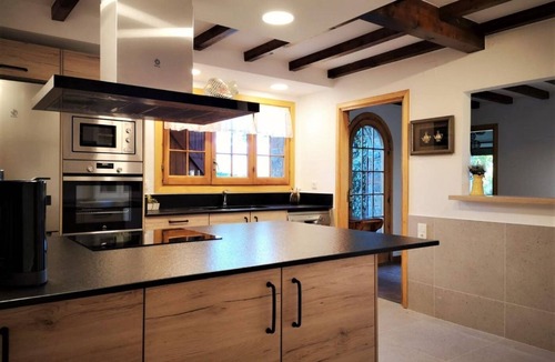 Llivia House | Chalet 5 rooms 11 Pax, Garden, BBQ, Cadí Views & 4 Baths