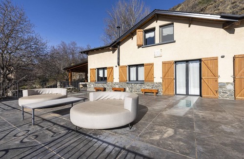Latour-de-Carol House | Chalet 5 rooms. 10 people, Garden BBQ, Pool and Fire place