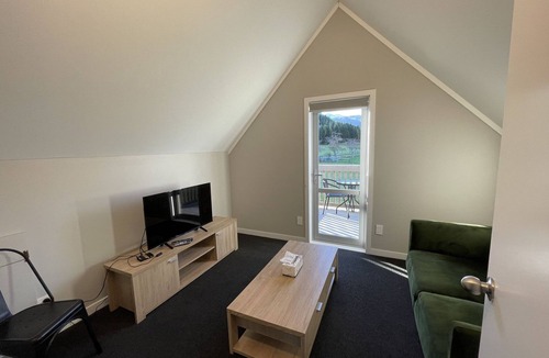 Methven Ski Chalet | Chalet 6 (1 Bed) Pudding Hill