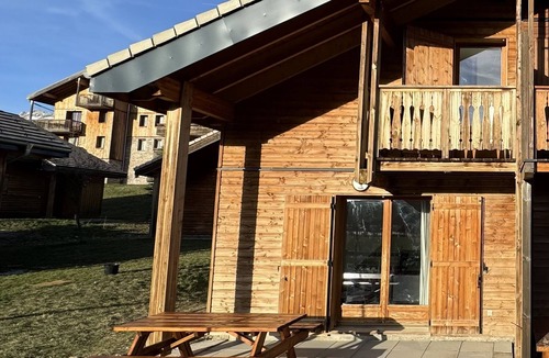 Saint-Etienne-en-Devoluy Ski Chalet | Chalet 6 Pers -piscine Chauffée- Superdevoluy