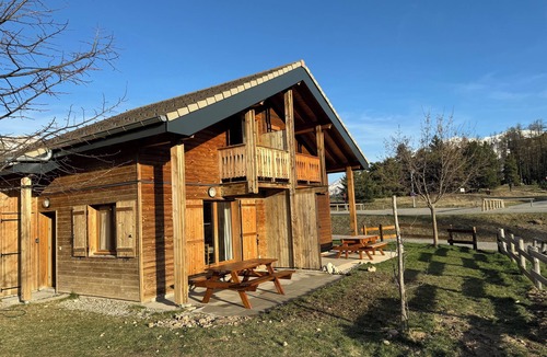 Saint-Etienne-en-Devoluy Ski Chalet | Chalet 6 Pers -piscine Chauffée- Superdevoluy