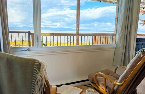Cap-Saint-Ignace House | Chalet 691 Waterfront | Spa | Fireplace | WiFi |AC