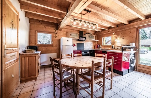 Verchaix Ski Chalet | Chalet “6p Comfort - Le Morlay” with Mountain View, Shared Terrace and Wi-Fi