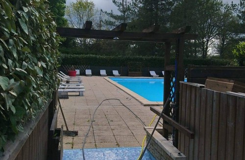 Souvigny-en-Sologne Ski Chalet | Chalet 6pers in the heart of Sologne in a residential rental park with swimming pool, tennis 3*.