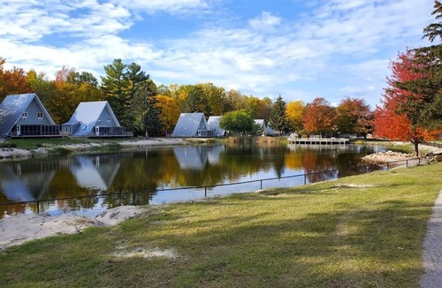Stevensville Ski Chalet | Chalet #76: 3BR Chalet Nr Beach+Resort Amenities
