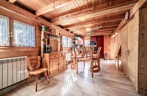 Verchaix Ski Chalet | Chalet “8p - L’œillet des Glaciers” with Mountain View and Wi-Fi