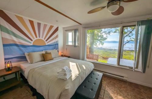 Cap-Saint-Ignace Ski Chalet | Chalet #9 Waterfront with Spa, Fireplace Wifi & AC