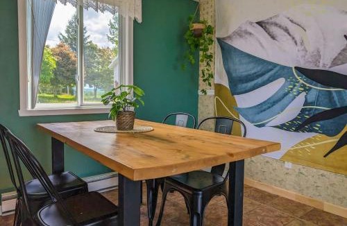 Cap-Saint-Ignace Ski Chalet | Chalet #9 Waterfront with Spa, Fireplace Wifi & AC