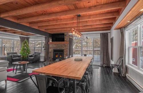 Stoneham Ski Chalet | Chalet 9028 Chemin des Alpages by Les Chalets Alpins