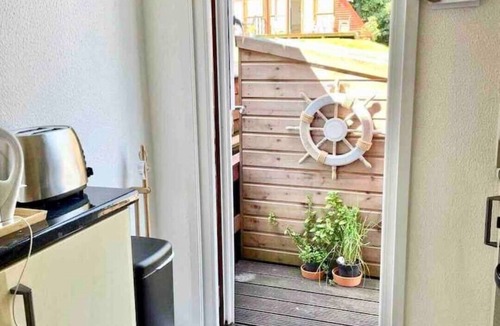 Great Mongeham Ski Chalet | Chalet 95, Kingsdown Holiday Park