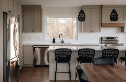 Mansonville House | Chalet a Samia - Spa, luxury, Jay Peak view