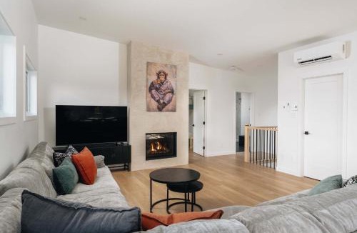 Mansonville House | Chalet a Samia - Spa, luxury, Jay Peak view