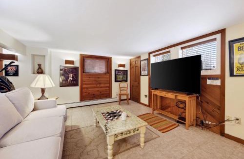 Ellicottville Ski Chalet | Chalet Across from Holiday Valley Walk to Lifts