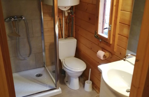 Simiane-la-Rotonde Cabin | Chalet Aiguebelle