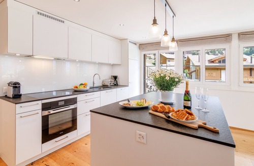 Wengen Apartment | Chalet Alpenheim 1
