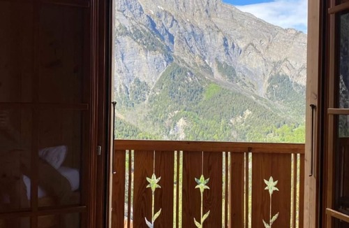 Chamoson House | Chalet Alpilles - 4 Zi. mit atemberaubender Aussicht by Interhome