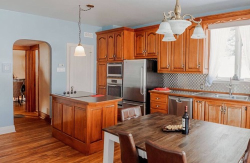 Huberdeau Ski Chalet | Chalet Alpin | Walk to Lake & Beach | Spa & BBQ