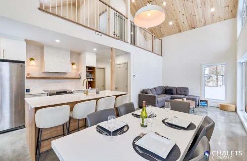 Saint-Raymond Ski Chalet | Chalet Altitude Riverfront Pet-Friendly