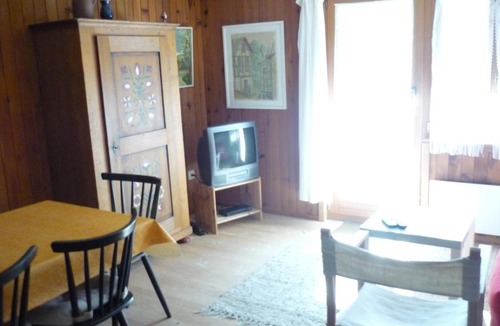 Plaffeien Apartment | Chalet Am Waldrand