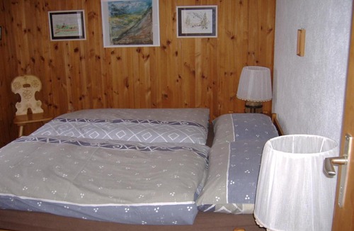 Plaffeien Apartment | Chalet Am Waldrand