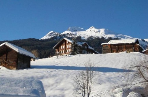 Grindelwald Apartment | Chalet an ruhiger Lage mit schöner Bergsicht by Interhome