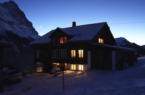 Grindelwald Apartment | Chalet an ruhiger Lage mit schöner Bergsicht by Interhome