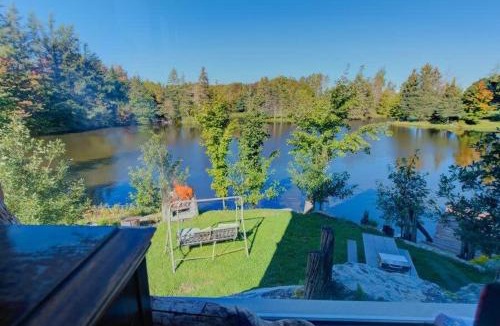 Sainte-Marguerite Ski Chalet | Chalet Ancestral - Old-World Charm by Lake
