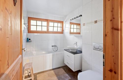 Chesieres Apartment | Chalet apartment with balcony and Alpine view