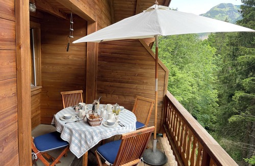 Champery Apartment | Chalet apartment with balcony and mountain view - three bedrooms, two bathrooms