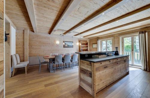Le Fornet Ski Chalet | CHALET AROLAY