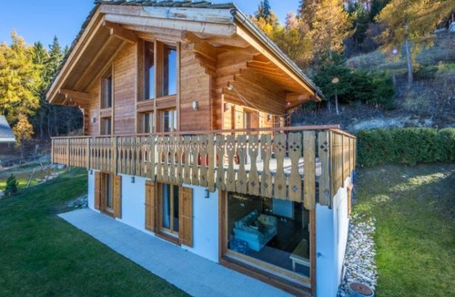 Saint-Pierre-de-Clages House | Chalet Asphodel by Interhome