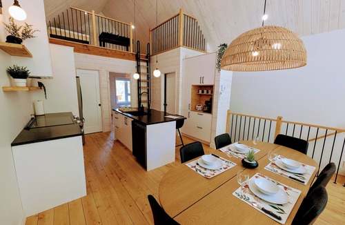L'Anse-Saint-Jean Ski Chalet | Chalet at Mont-Édouard - Les 3 versants 38-B