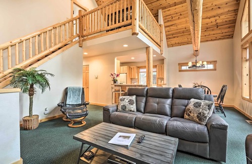 Klamath Falls House | Chalet at Running Y Resort w/Wraparound Deck!