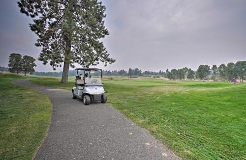 Klamath Falls House | Chalet at Running Y Resort with Wraparound Deck!
