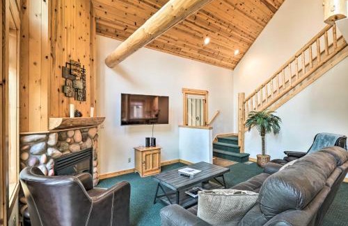 Klamath Falls House | Chalet at Running Y Resort with Wraparound Deck!
