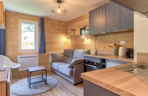 Genos Apartment | Chalet atmosphere for 4 - 80m from the slopes