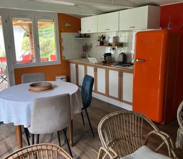 Hautecourt-Romaneche Ski Chalet | chalet atypique, Ile chambod